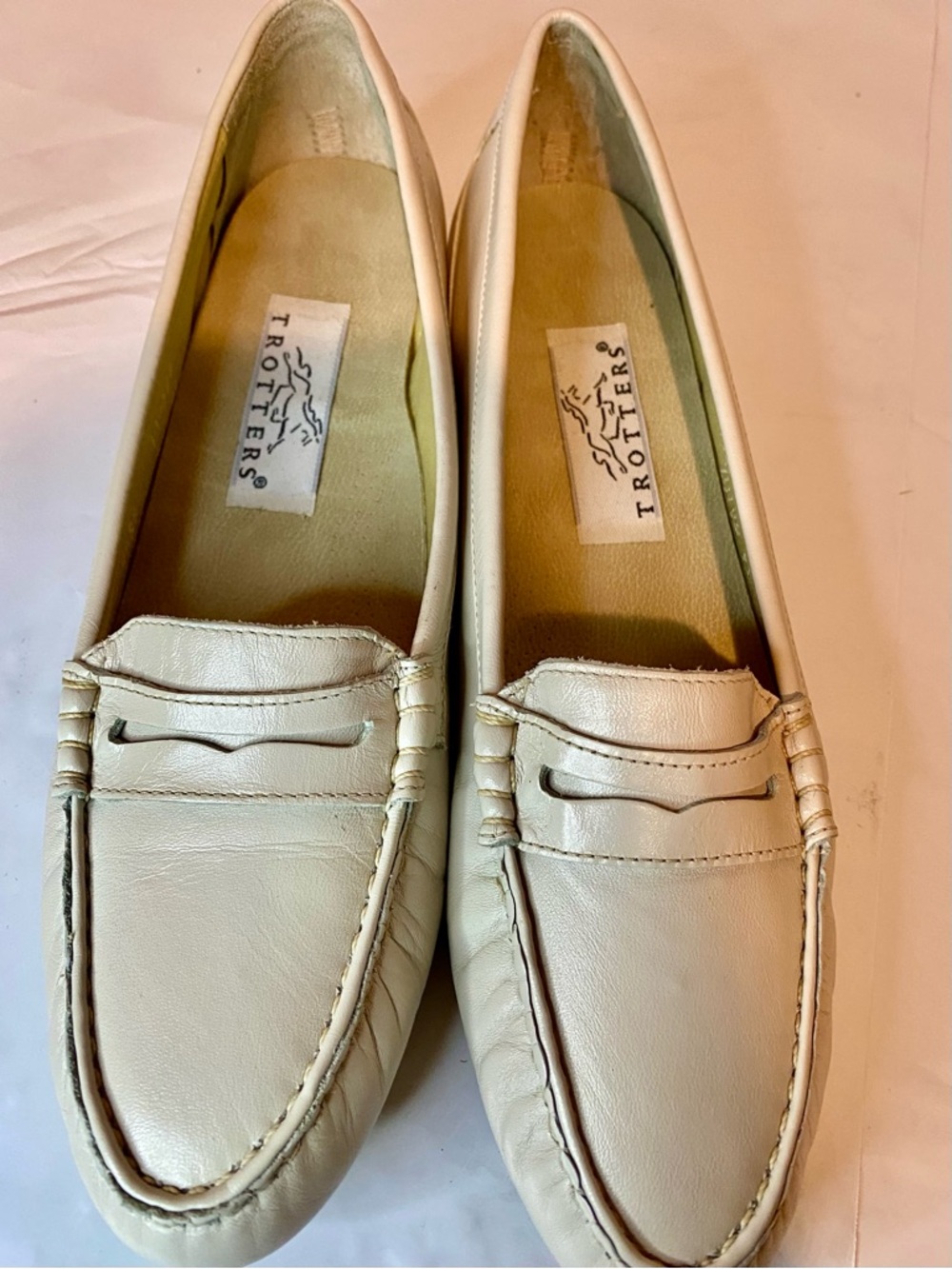 Trotters Women's Ivory Leather Penny Loafers Size 8.5 SS (narrow)
